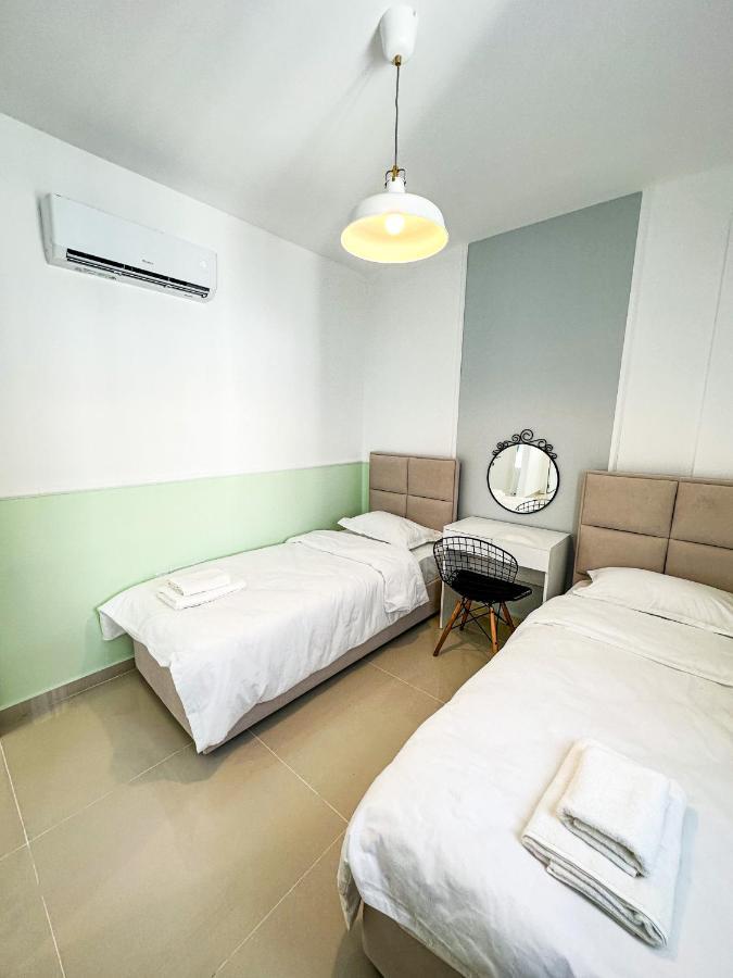 Luxury Sea View Two Bedroom Apartment In Caesar Resort & Spa, Long Beach Perivolia tou Trikomou Kültér fotó