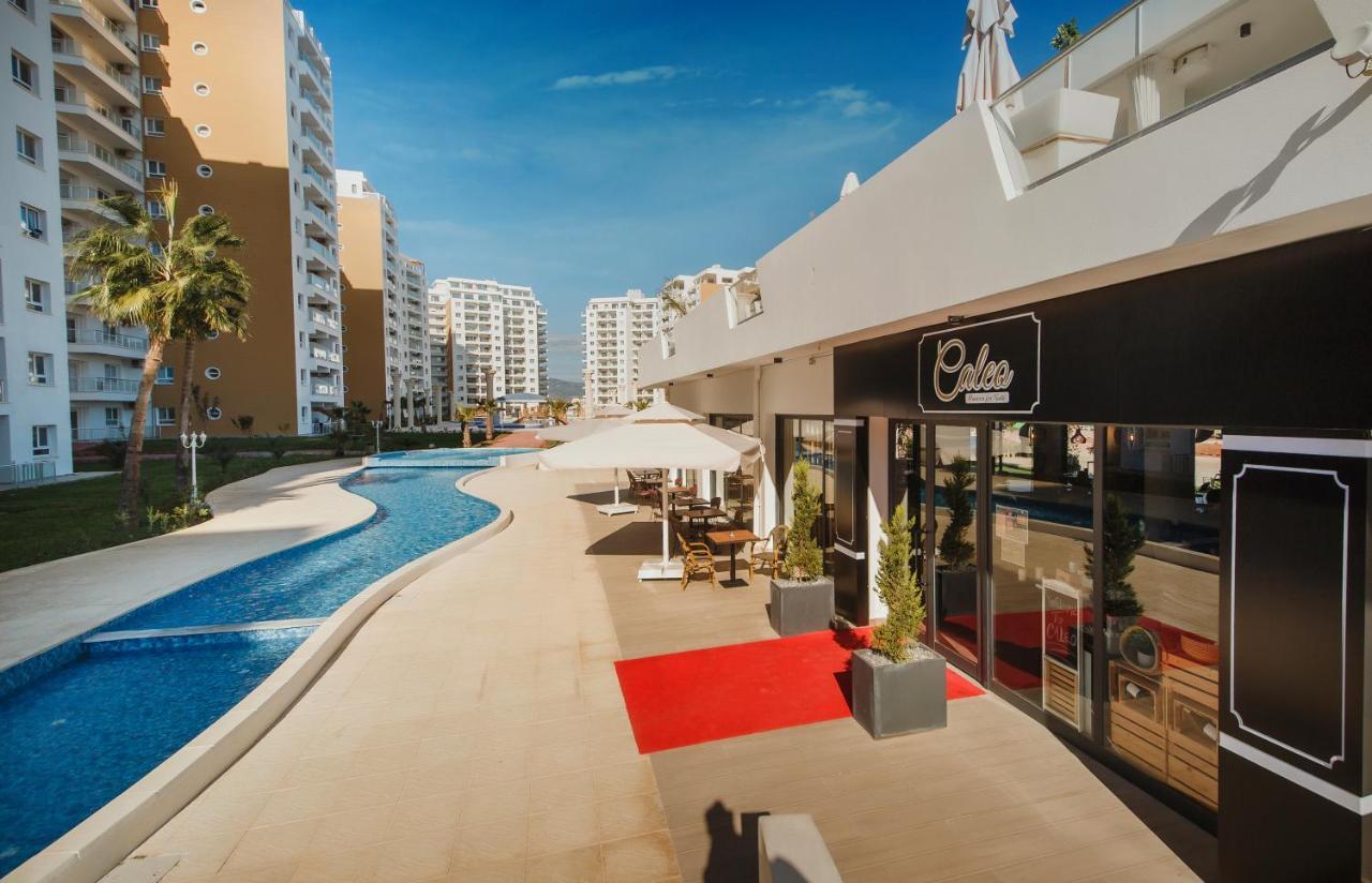 Luxury Sea View Two Bedroom Apartment In Caesar Resort & Spa, Long Beach Perivolia tou Trikomou Kültér fotó